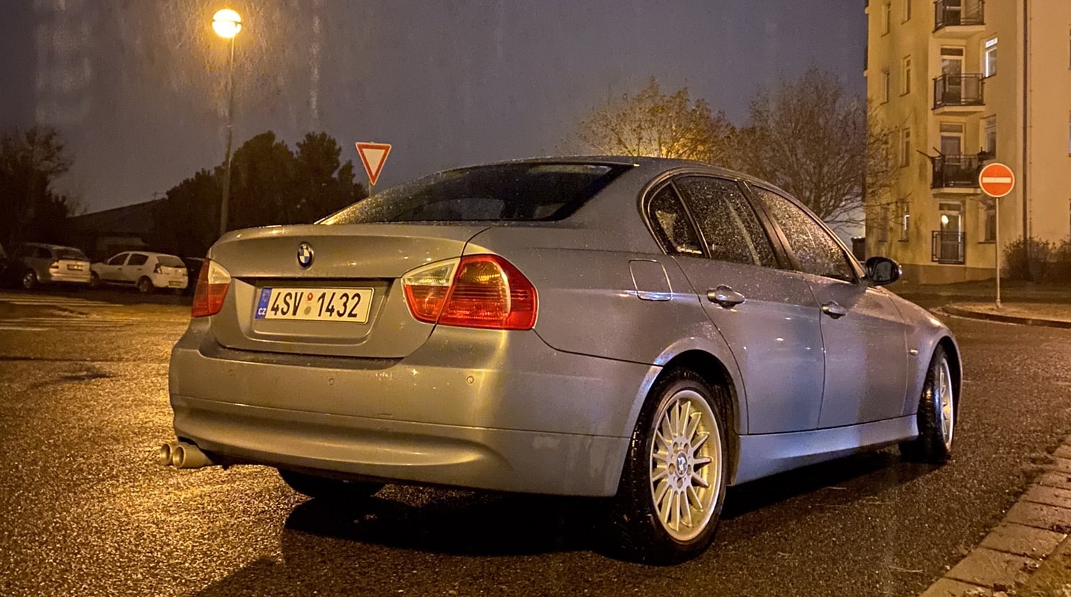 bmw-e90-320d-120kw-od-honzy-4-min